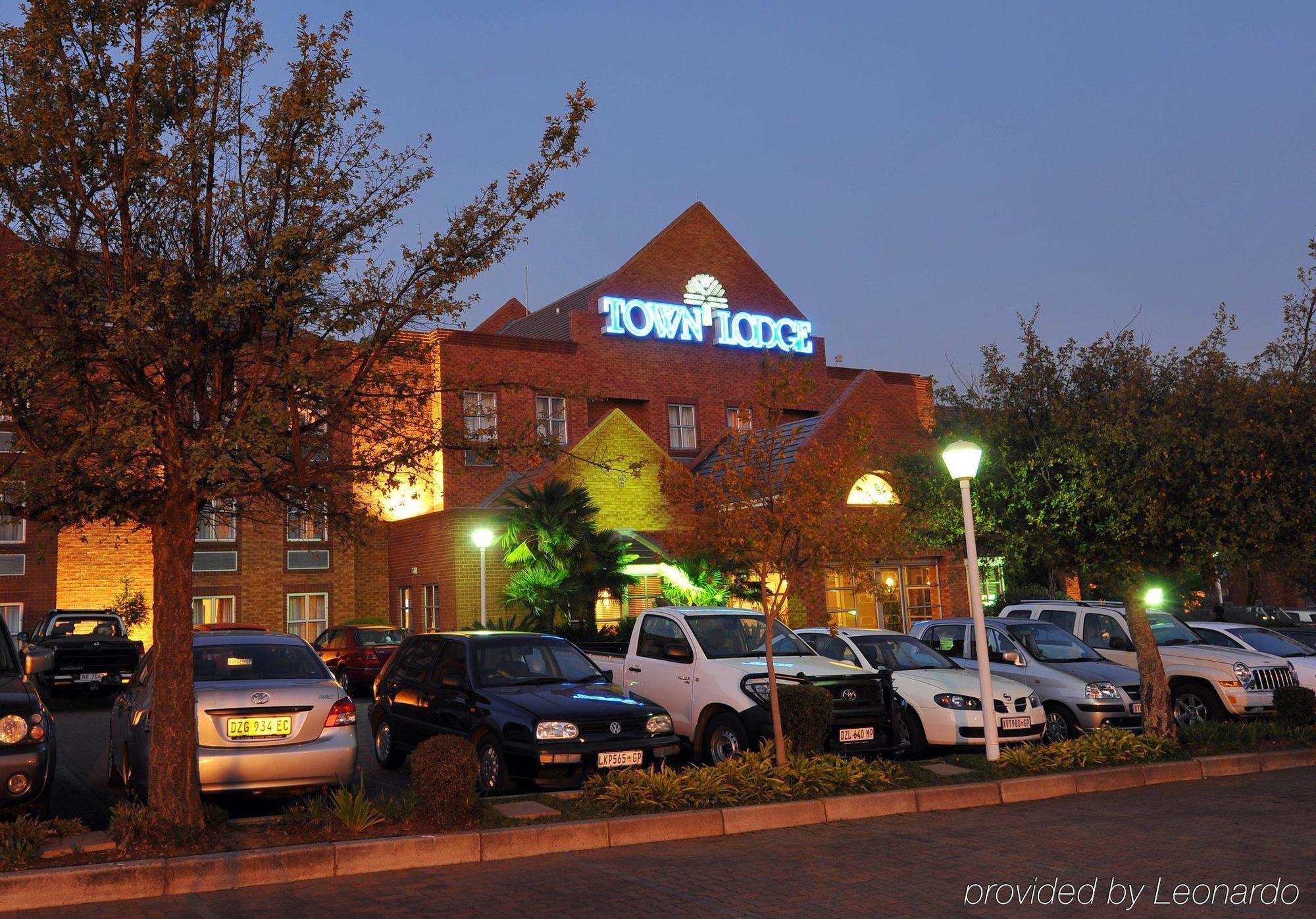 The Elegant Lodge Menlo Park Претория Екстериор снимка