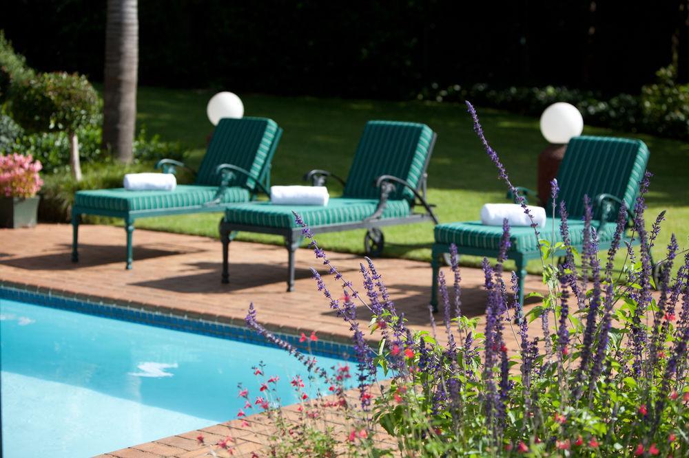 The Elegant Lodge Menlo Park Претория Екстериор снимка
