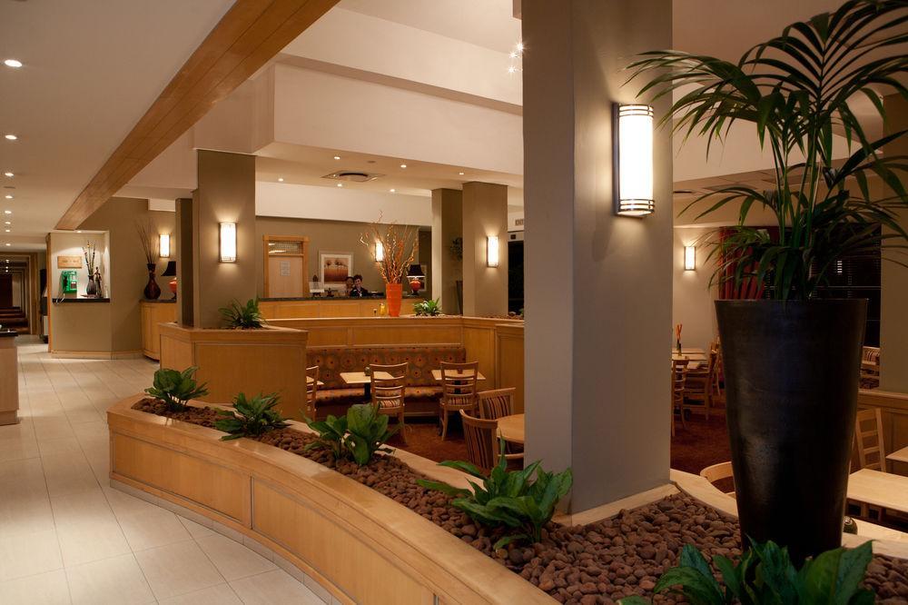 The Elegant Lodge Menlo Park Претория Екстериор снимка