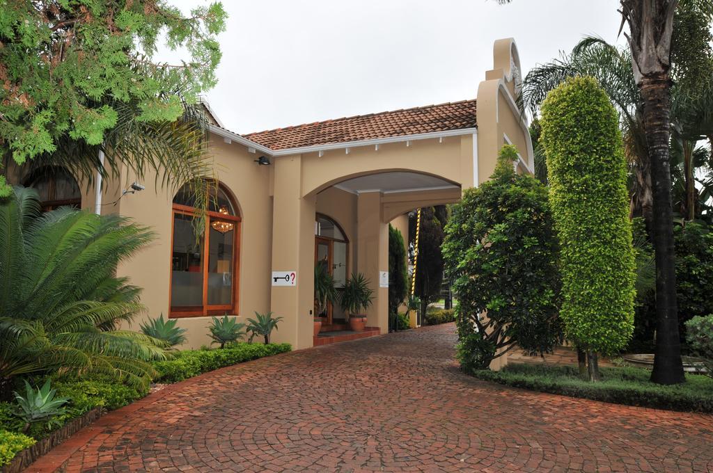 The Elegant Lodge Menlo Park Претория Екстериор снимка