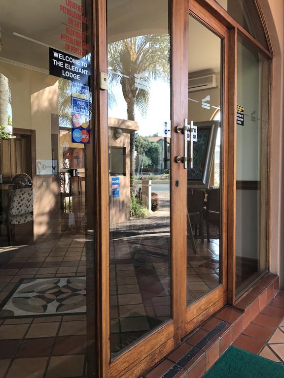 The Elegant Lodge Menlo Park Претория Екстериор снимка