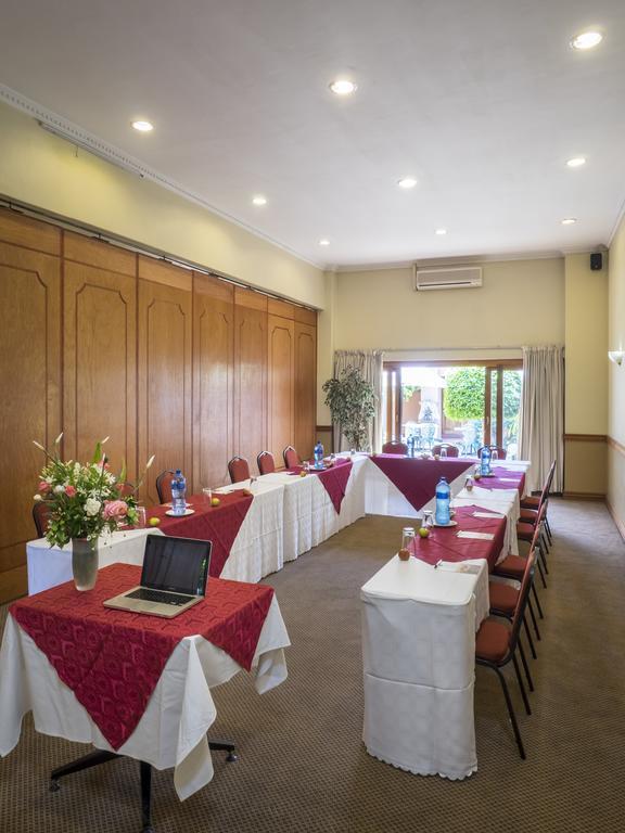 The Elegant Lodge Menlo Park Претория Екстериор снимка