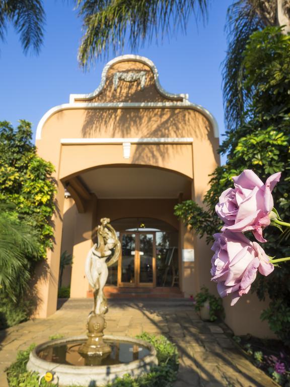 The Elegant Lodge Menlo Park Претория Екстериор снимка