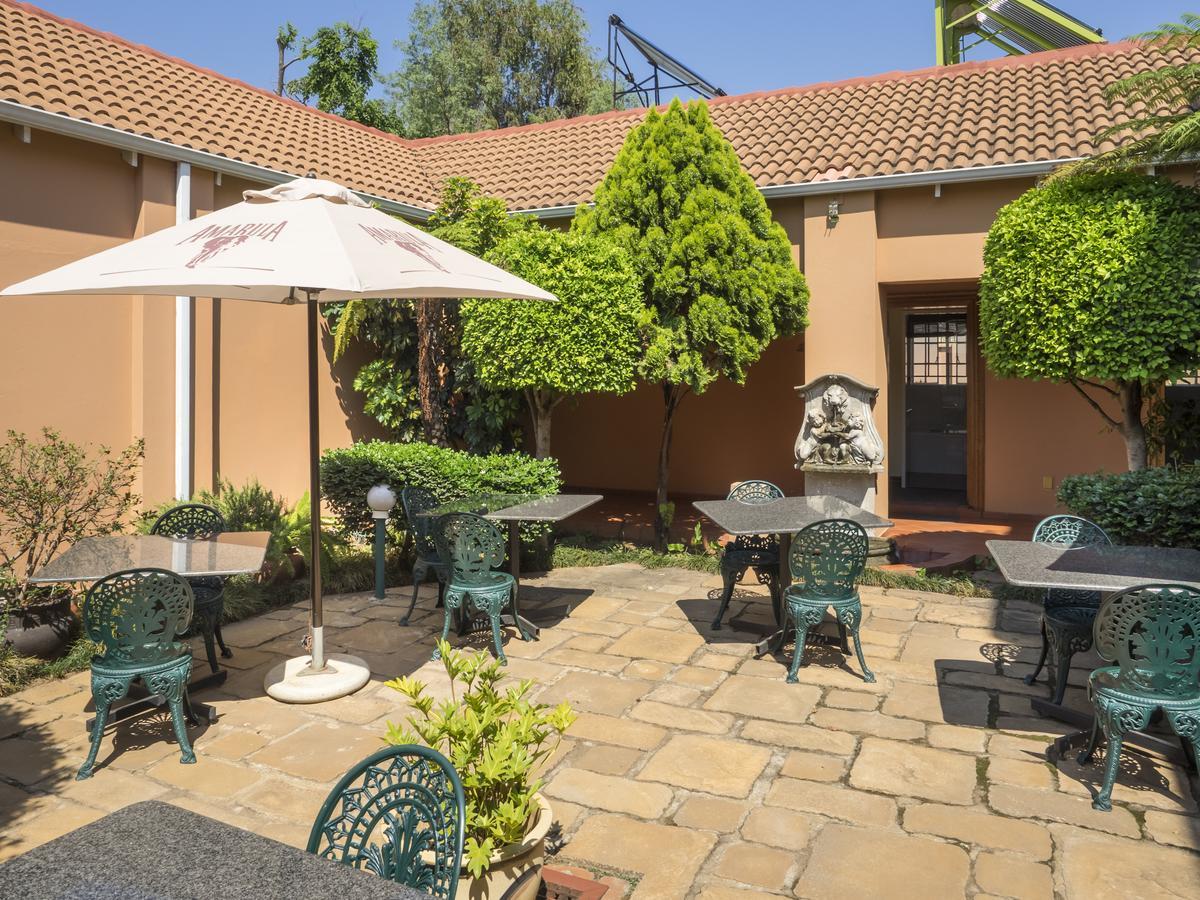 The Elegant Lodge Menlo Park Претория Екстериор снимка