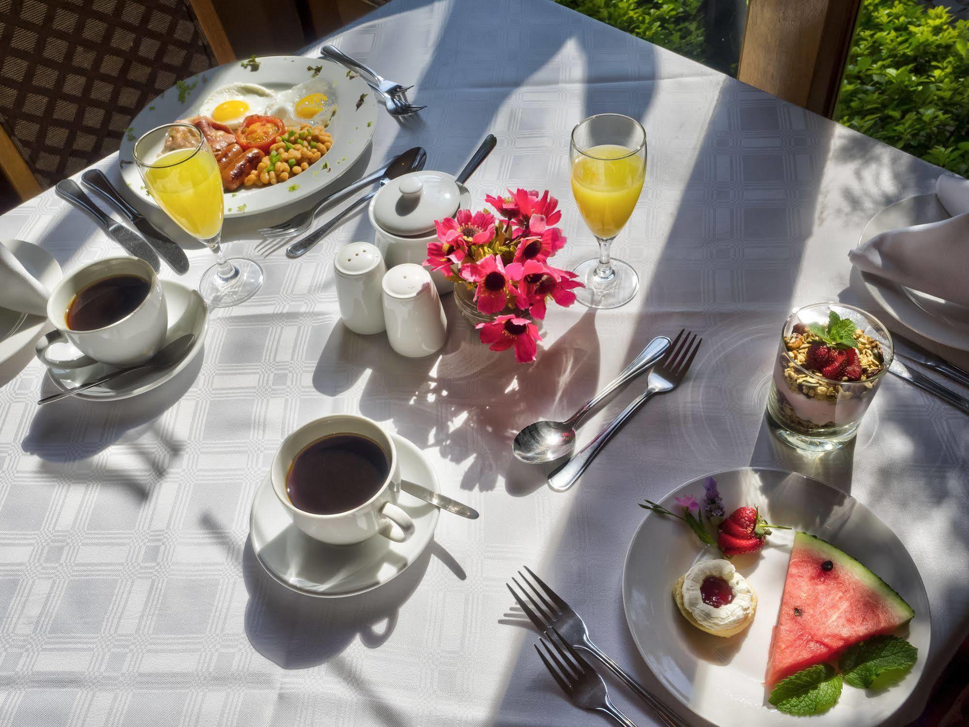 The Elegant Lodge Menlo Park Претория Екстериор снимка