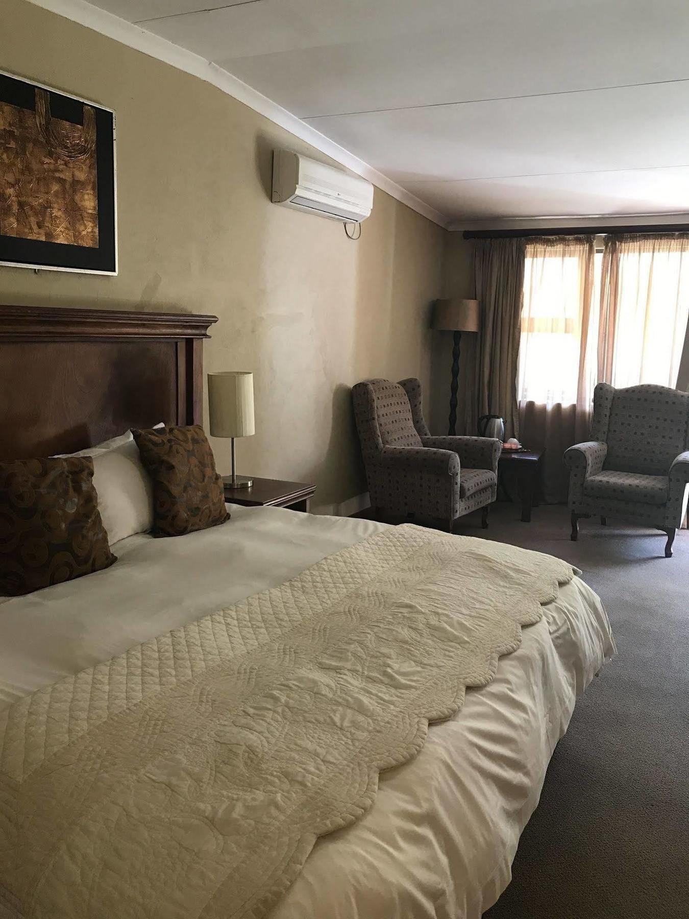 The Elegant Lodge Menlo Park Претория Екстериор снимка