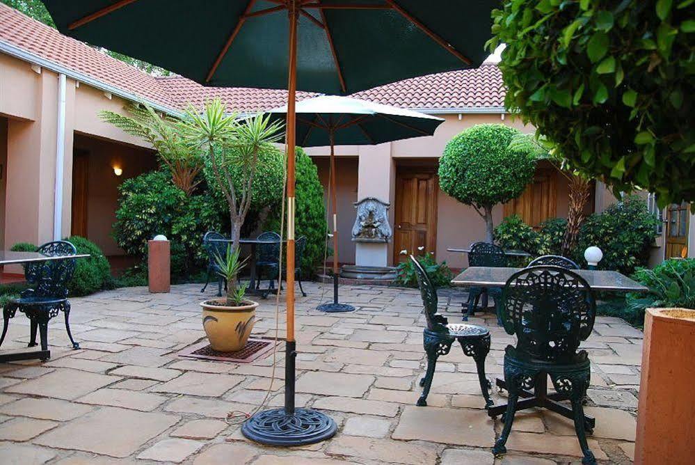 The Elegant Lodge Menlo Park Претория Екстериор снимка
