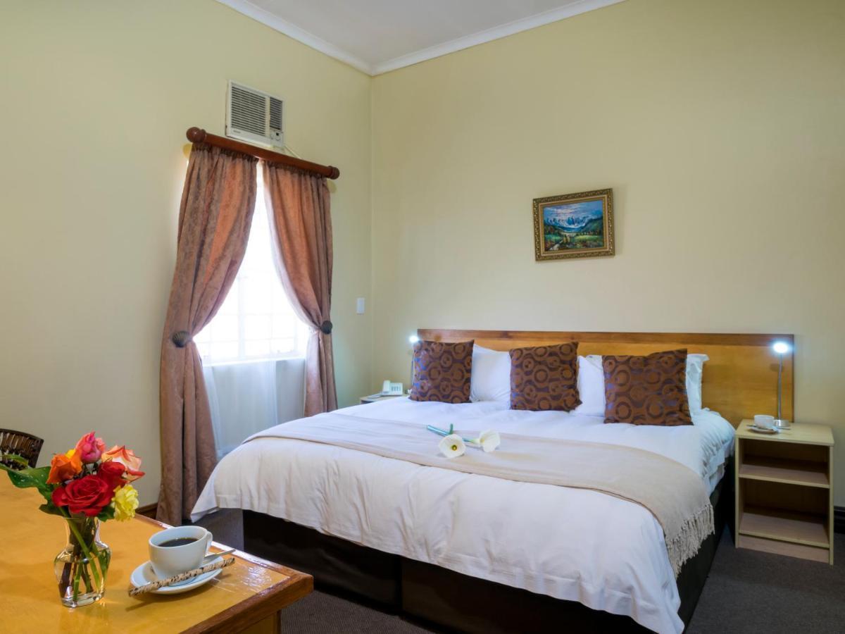 The Elegant Lodge Menlo Park Претория Екстериор снимка